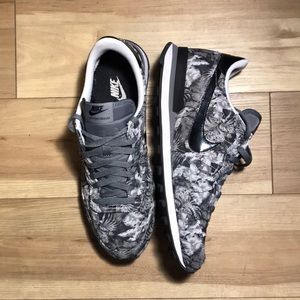 Nike internationalist GPX FLORAL